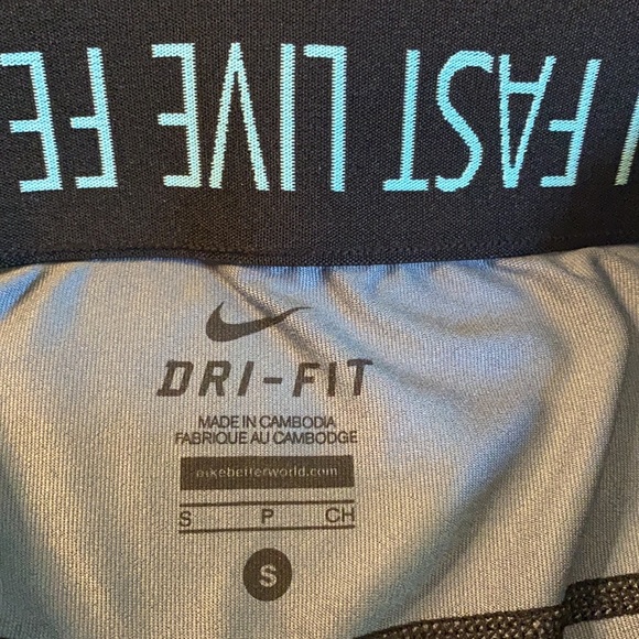 Nike Relay Capri Leggings Reptile Print Small VGC - Picture 5 of 5